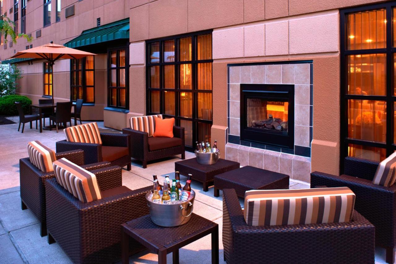 Courtyard Cincinnati Covington Exterior photo